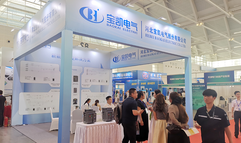 暴击行业天花板！PA旗舰厅电气硬核技术亮相天津清洁能源展，引央视记者及能源产业巨头现场“挖宝”